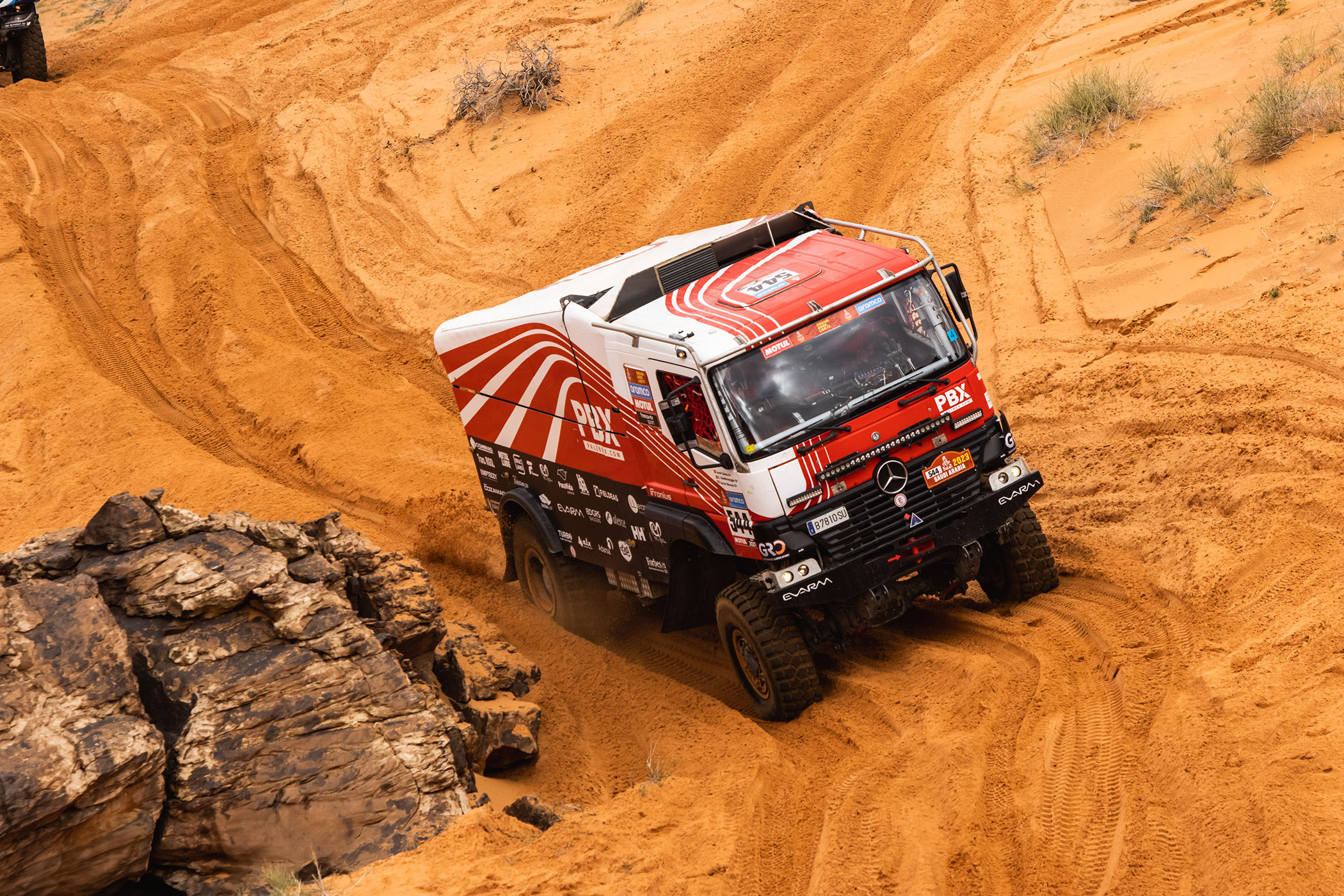 medalla brandor - PBX Dakar Team- BEUSUAL - camion dakar